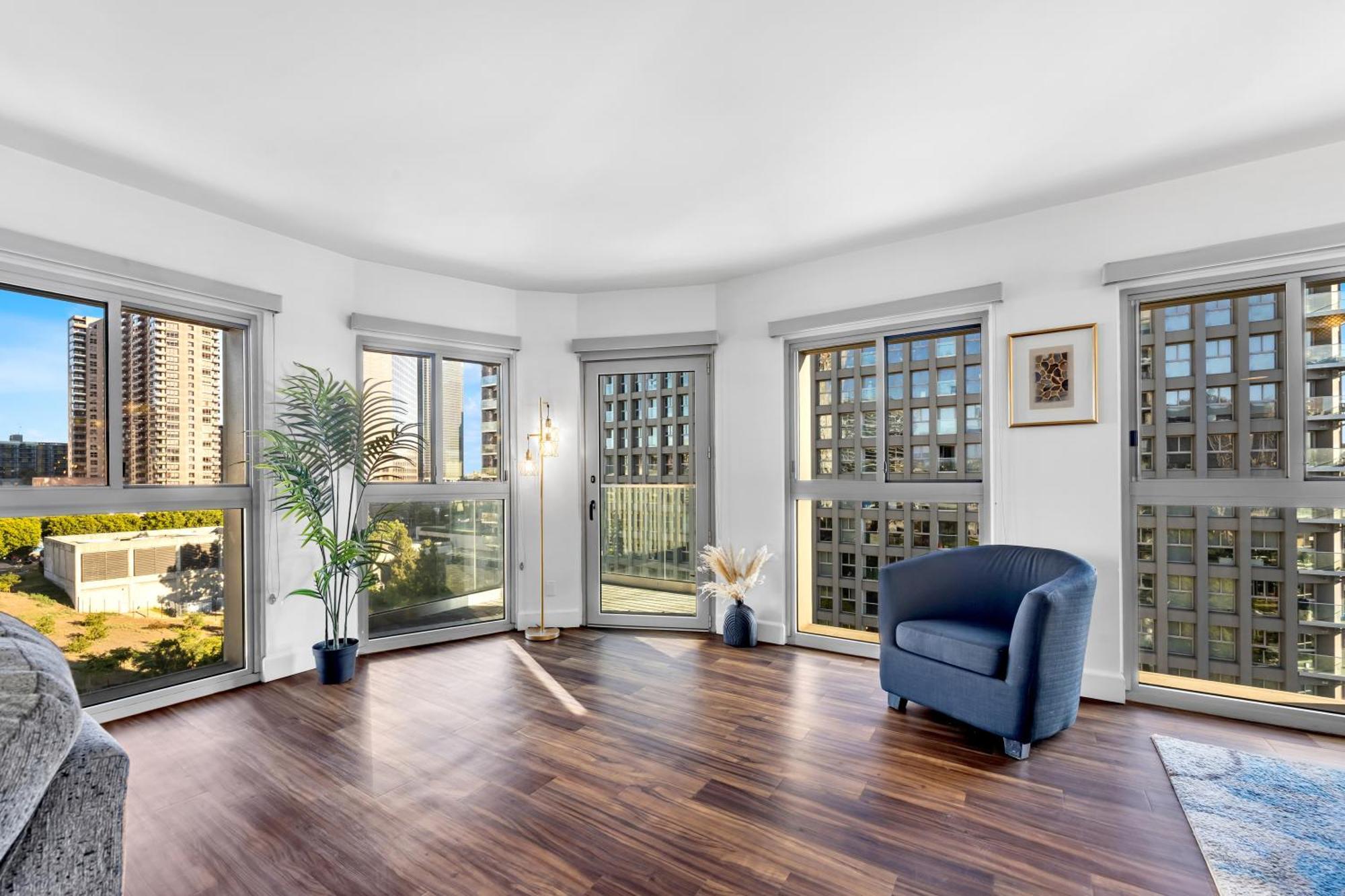Modern Luxury 2 Bed With Panoramic City Views In Downtown La, Los Angeles